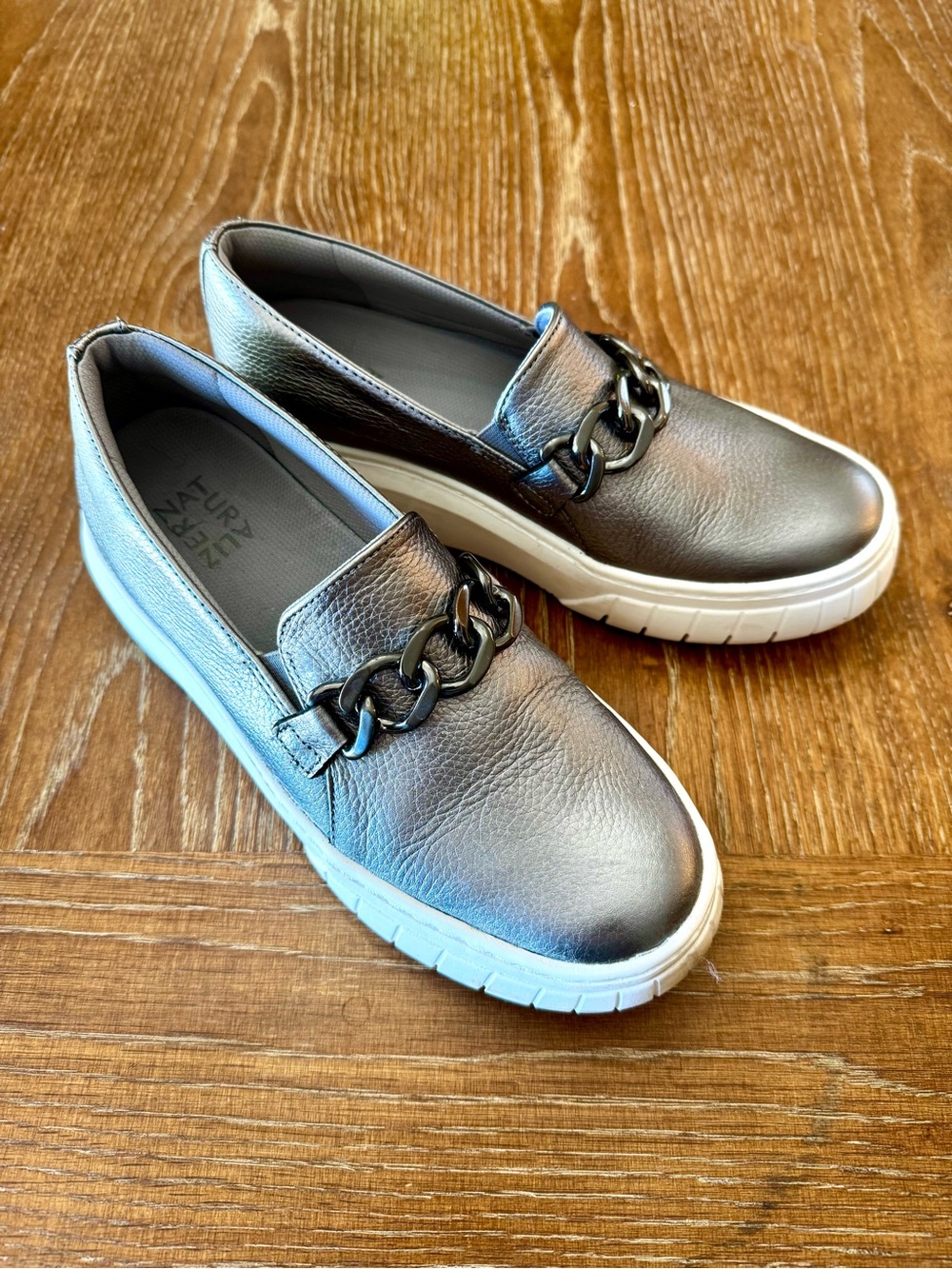 Naturalizer Daphne metallic pewter slip on sneakers 8M - Picture 4 of 14